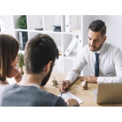 AUXILIAR DE SEGUROS C