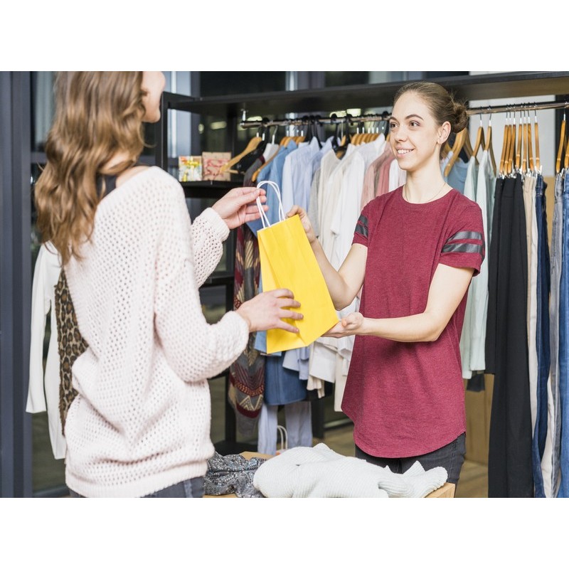 ATENCIÓN AL CLIENTE EN EL PROCESO COMERCIAL