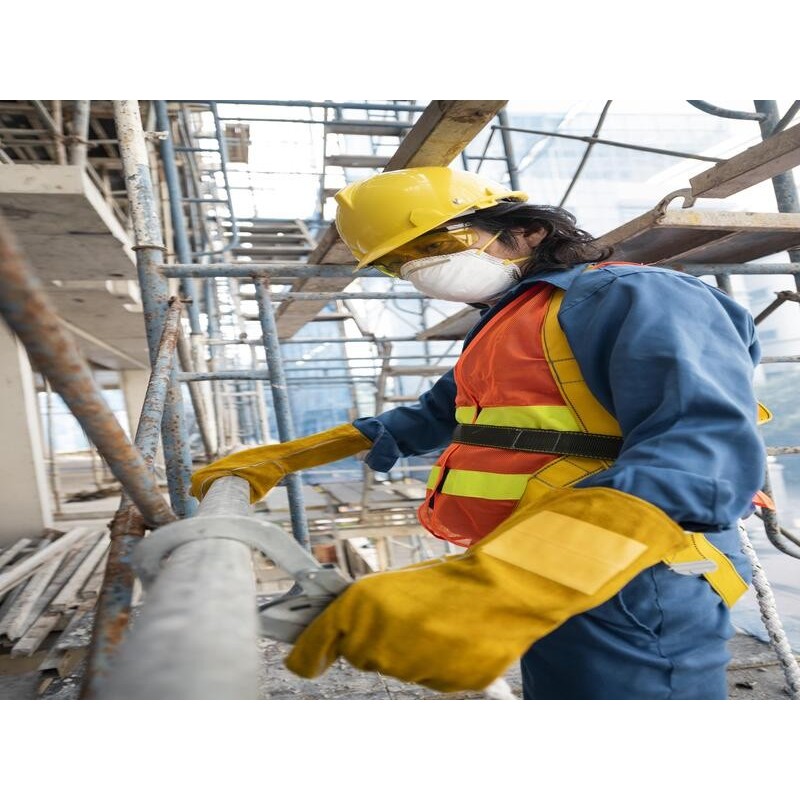 BÁSICO DE PREVENCIÓN DE RIESGOS LABORALES PARA TRABAJO EN ALTURA. FCOS02